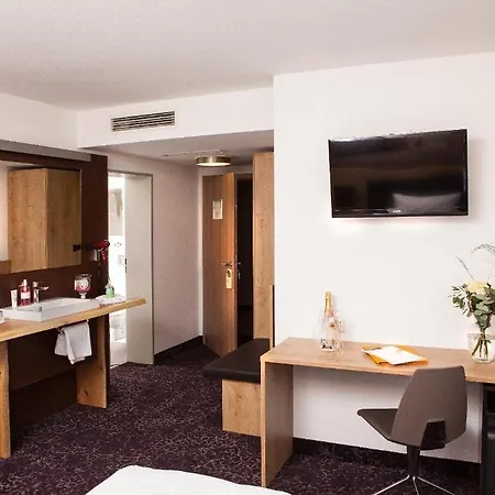 Hotell Ringhotel Skreuz 4*